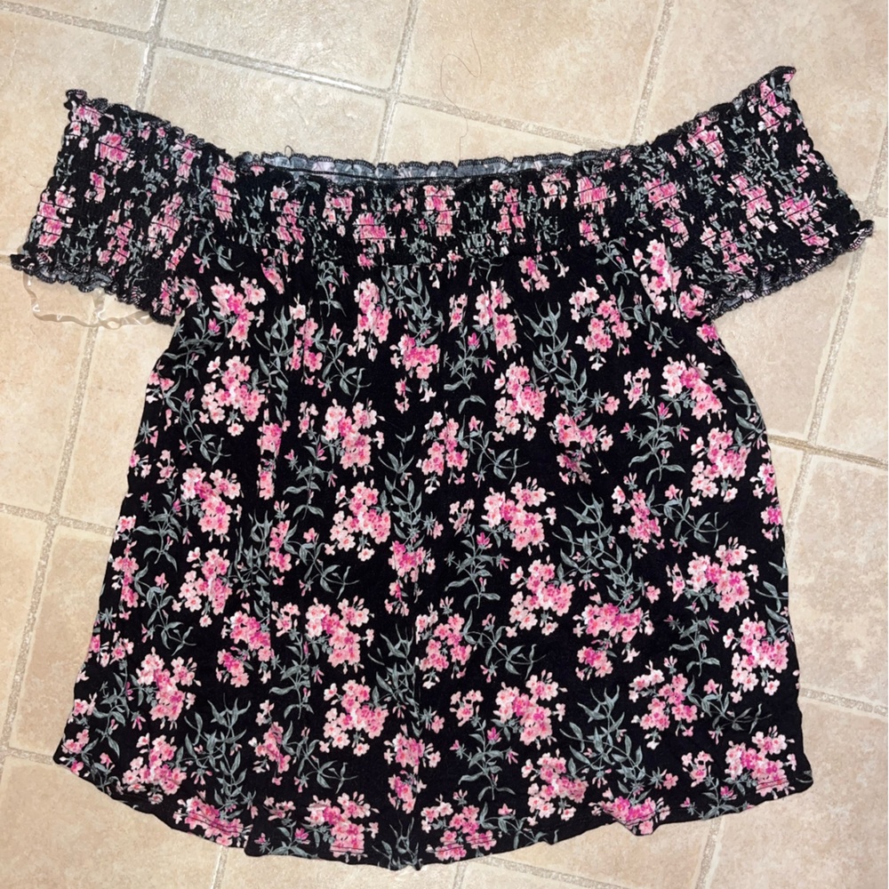 American eagle floral print of the shoulder top